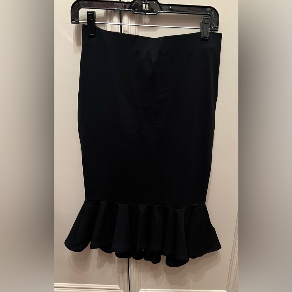 Bebé Pencil Skirt. Beautiful condition.
